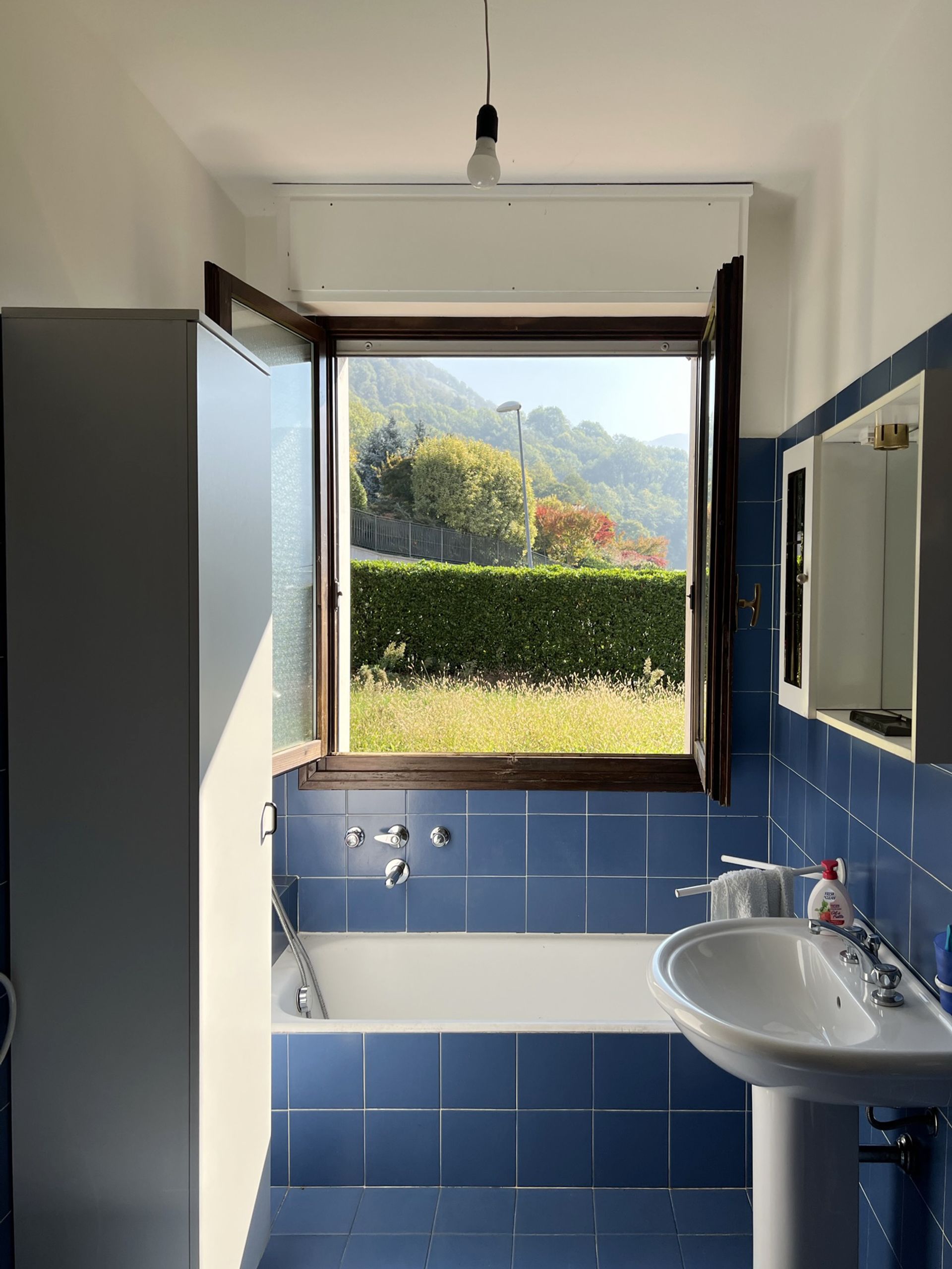 Progetto interior design, ristrutturazione appartamento, corpo scala, open space, isola cucina, Bergamo, Milano, Lago di Como, Londra, New York, Parigi, Gstaad