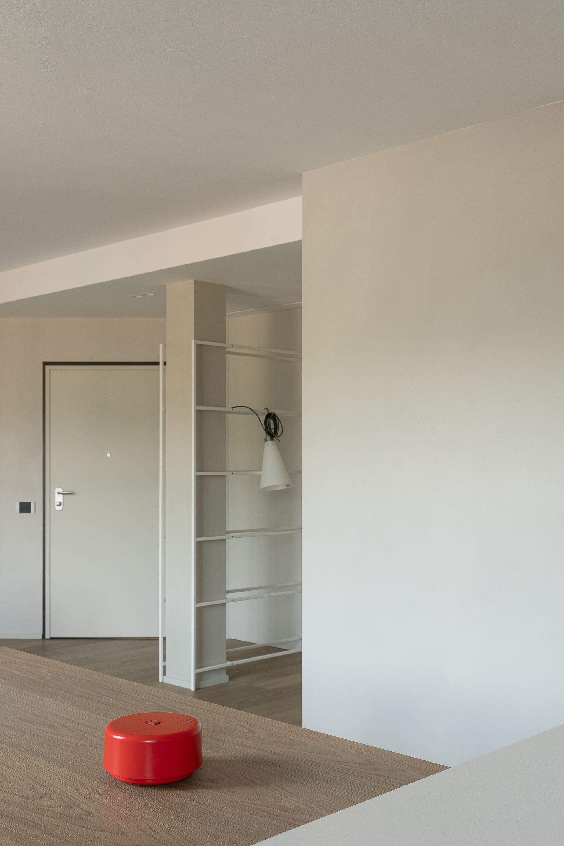 Interior design project, apartment with a view renovation Seriana Valley, Bergamo, Milan, Lake Como, London, New York, Paris. Officina Magisafi architecture design - entrance detail