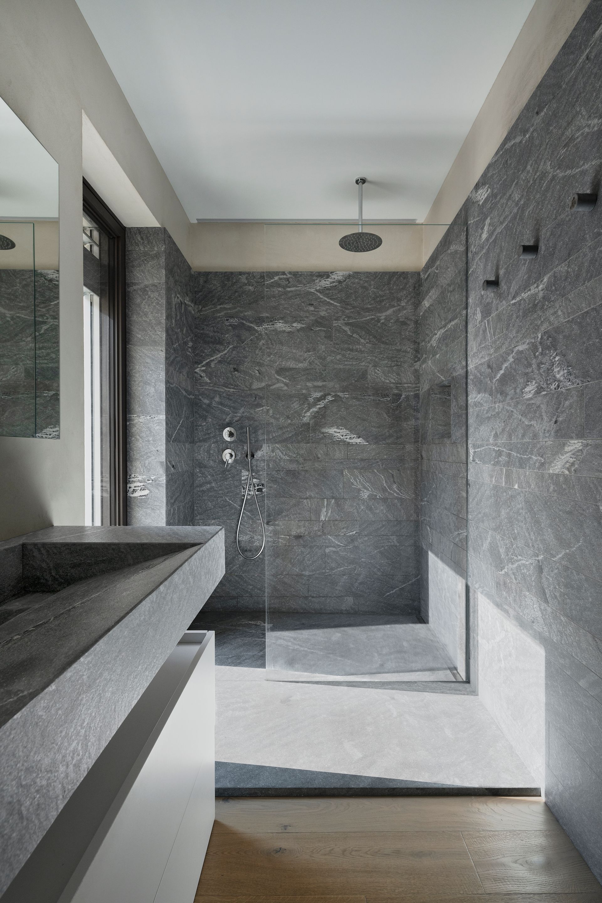 progetto interior design, nuovo appartamento studio loft Milano, Bergamo, Città Alta, Londra, New York, Parigi, Lago di Como, Gstaad. designer Claudio Acquaviva, architetto Debora Bordogni, Officina Magisafi architettura design - vista scala