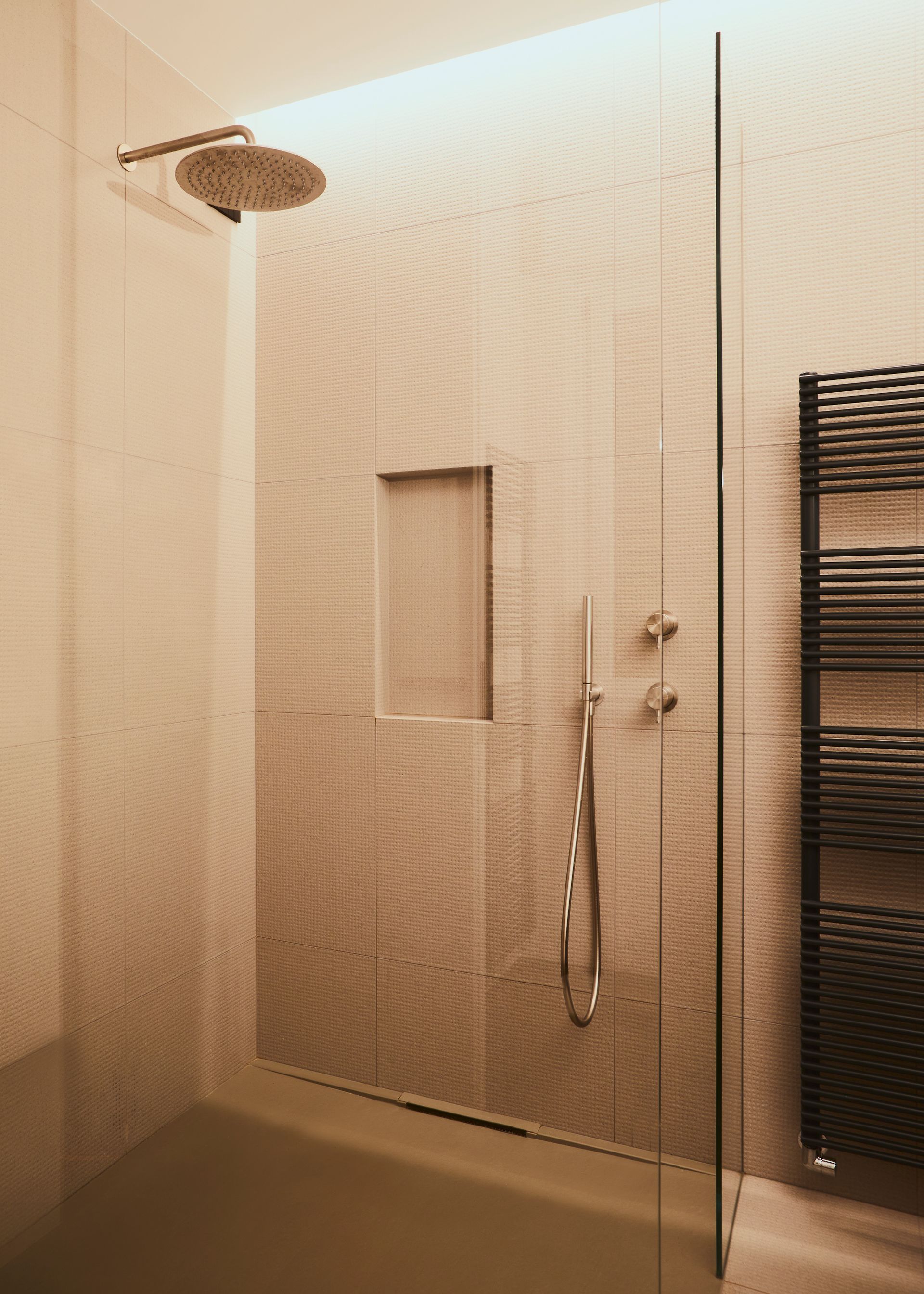 interior design project, bathroom Mutina Pico Bouroullec apartment renovation in Bergamo, Milan, London, New York, Paris, Lake Como, Gstaad - shower