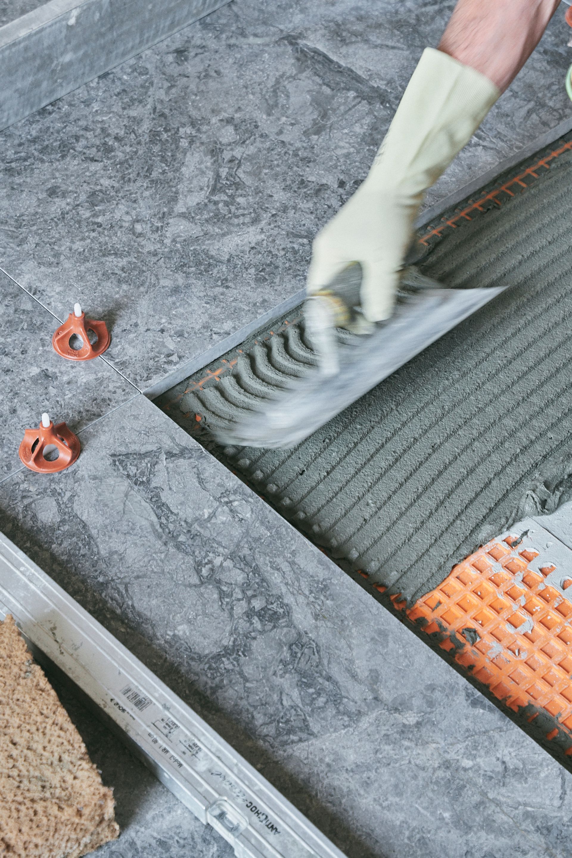 Officina magisafi posa pavimento marmo a casellario custom made