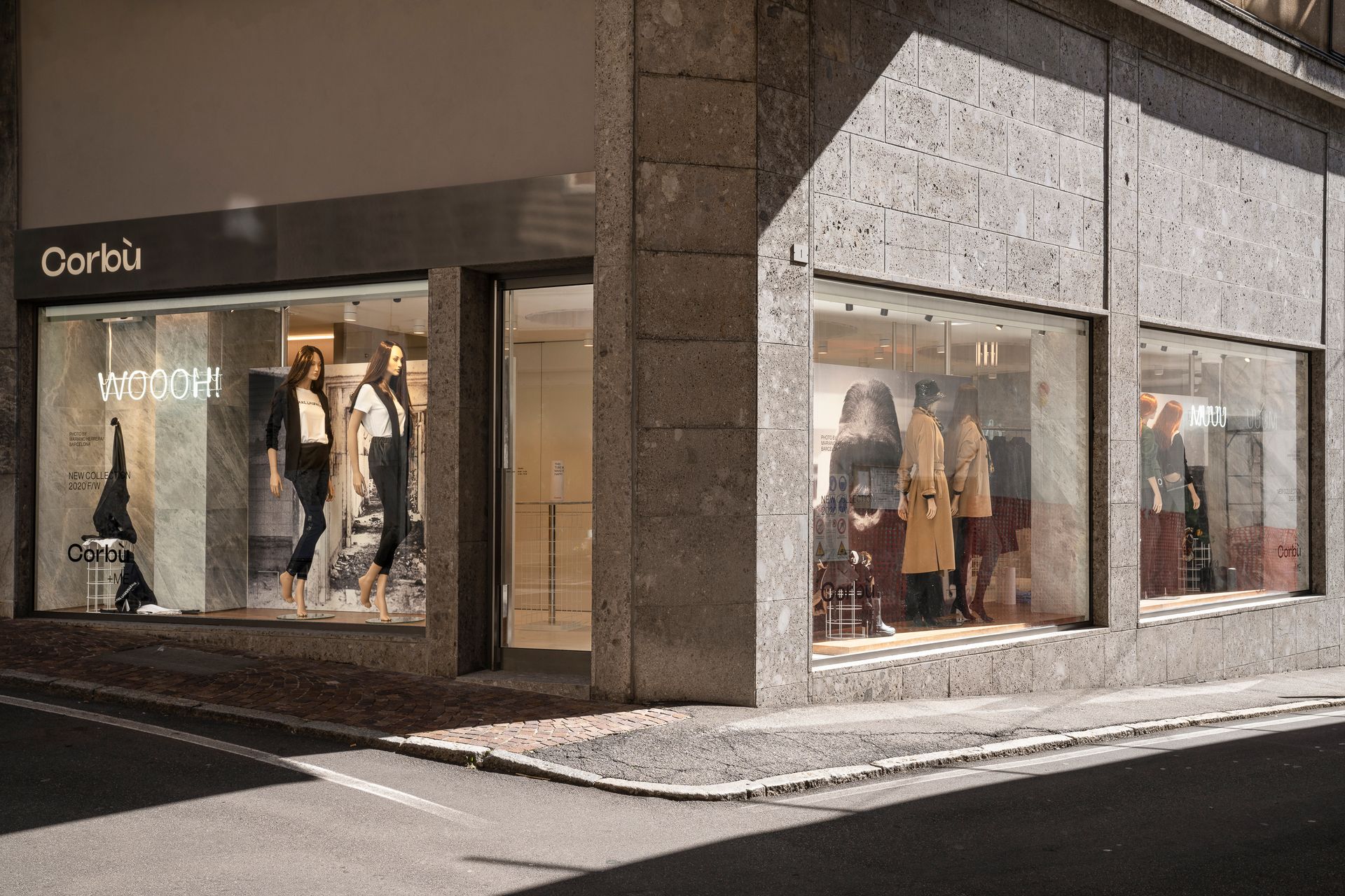 Progetto interior design, ristrutturazione e rebranding di boutique Corbù +ME moda lusso Bergamo, Milano, Lago di Como, Londra, New York, Parigi. Officina Magisafi - tre vetrine