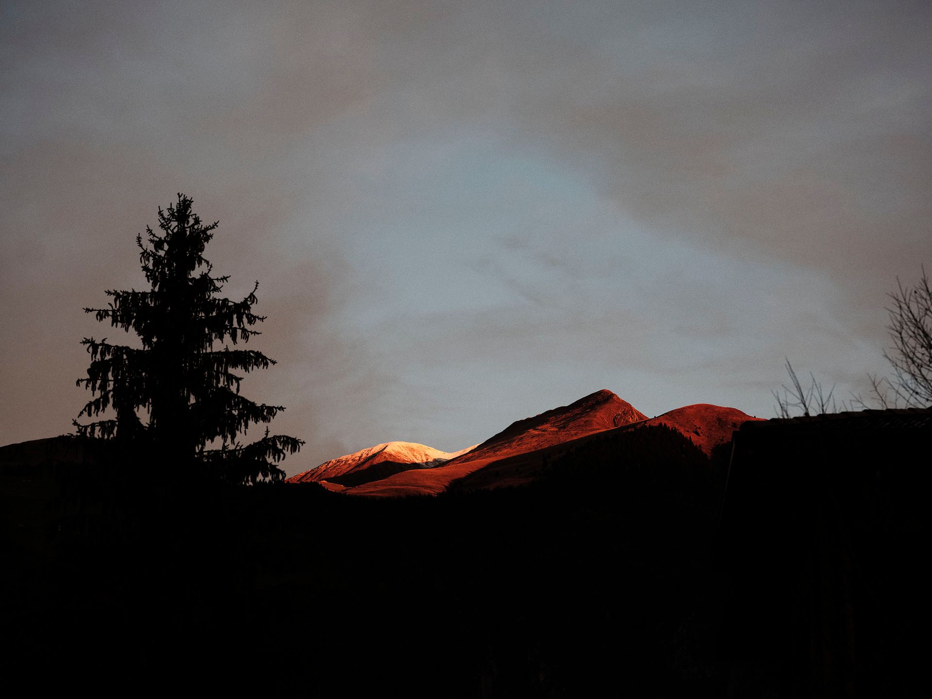 Officina Magisafi studio architettura interior design, palette materiali e finiture, Val Seriana Bergamo, Milano, Brescia, lago di Como, lago di Garda. - corridoio