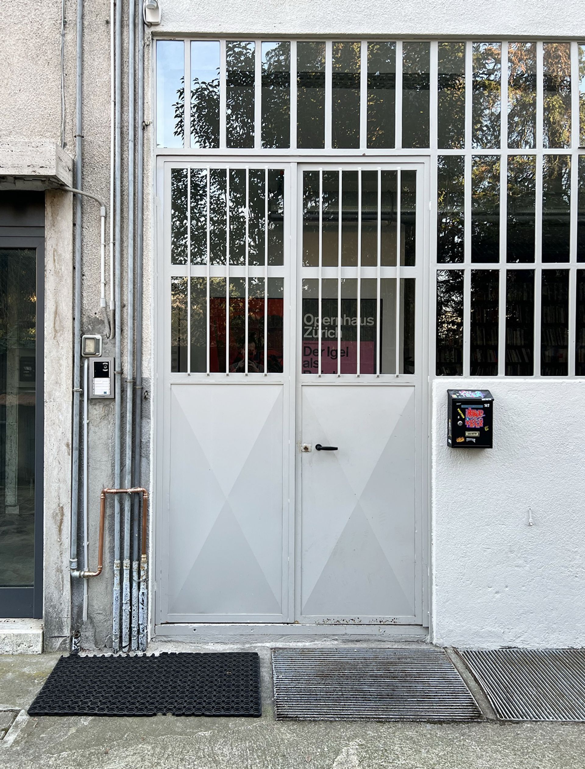 Progetto interior design, ristrutturazione spazio uffici, grafica, design della comunicazione, Bergamo, Milano, Lago di Como, Londra, New York, Parigi, Gstaad