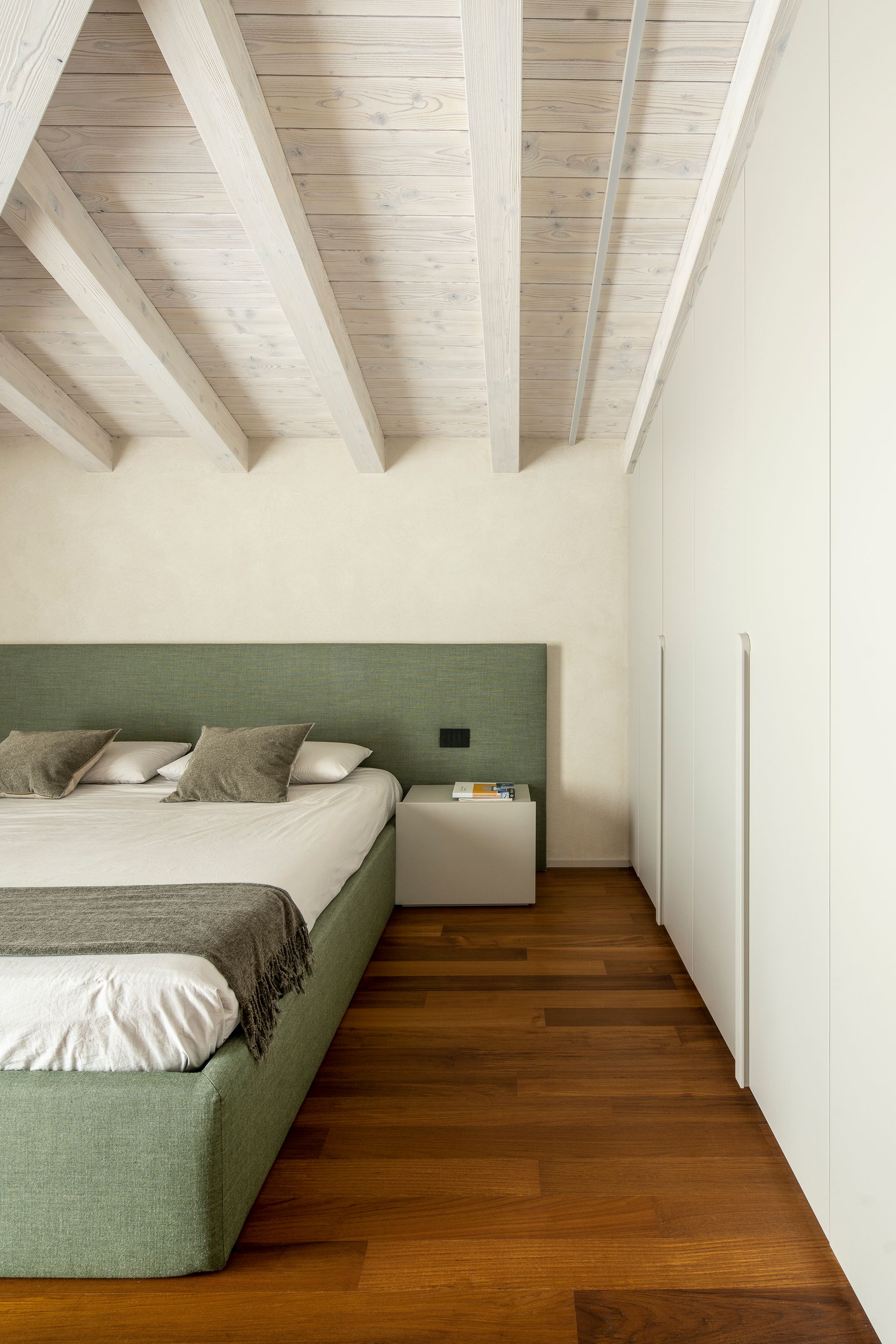 Interior design project, attic renovation with terrace with a view Bergamo, Milan, Lake Como, London, New York, Paris, Gstaad. Officina Magisafi architecture design - bedroom furniture detail