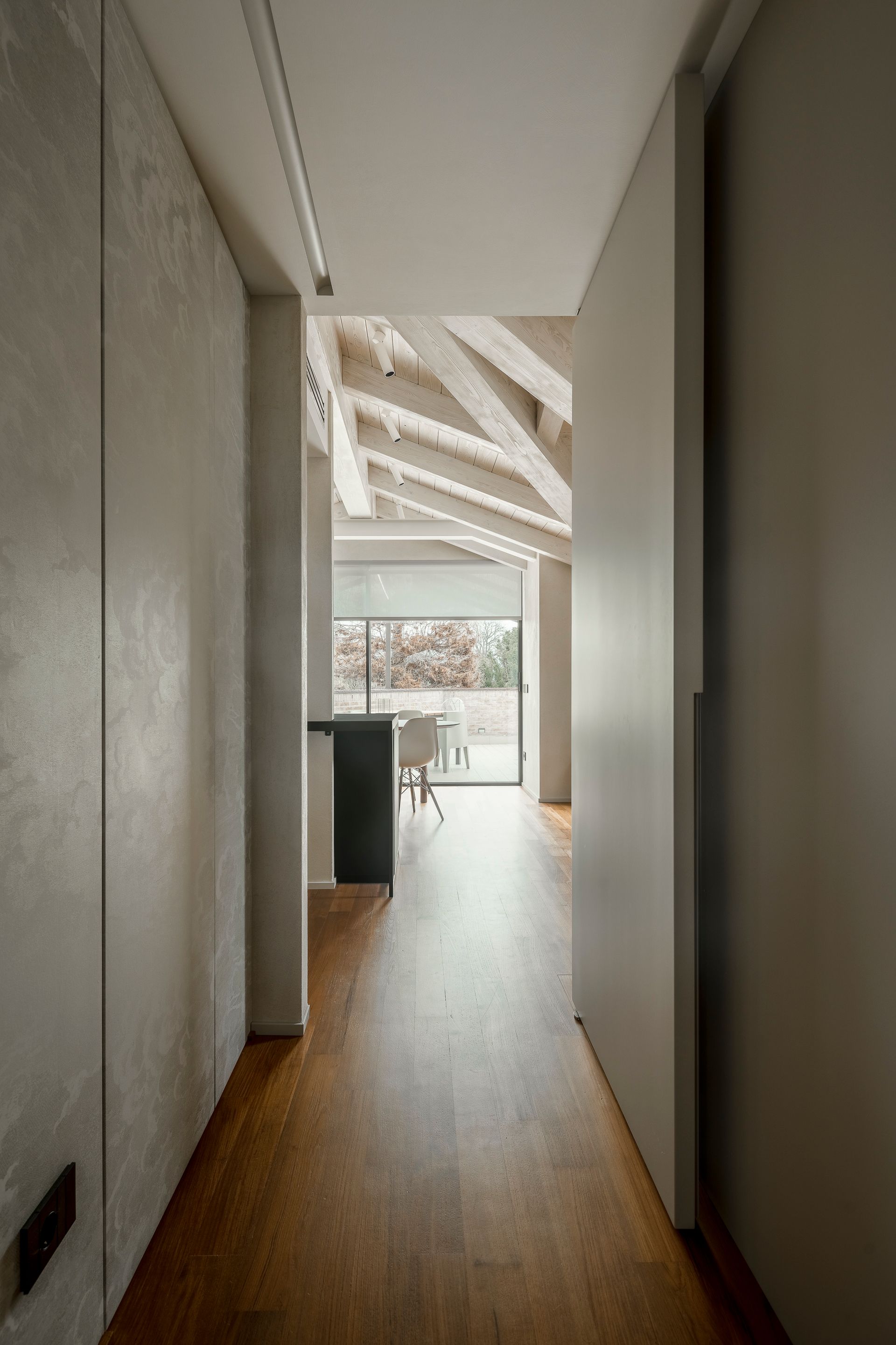 Interior design project, attic renovation with terrace with a view Bergamo, Milan, Lake Como, London, New York, Paris, Gstaad. Officina Magisafi architecture design - aisle view