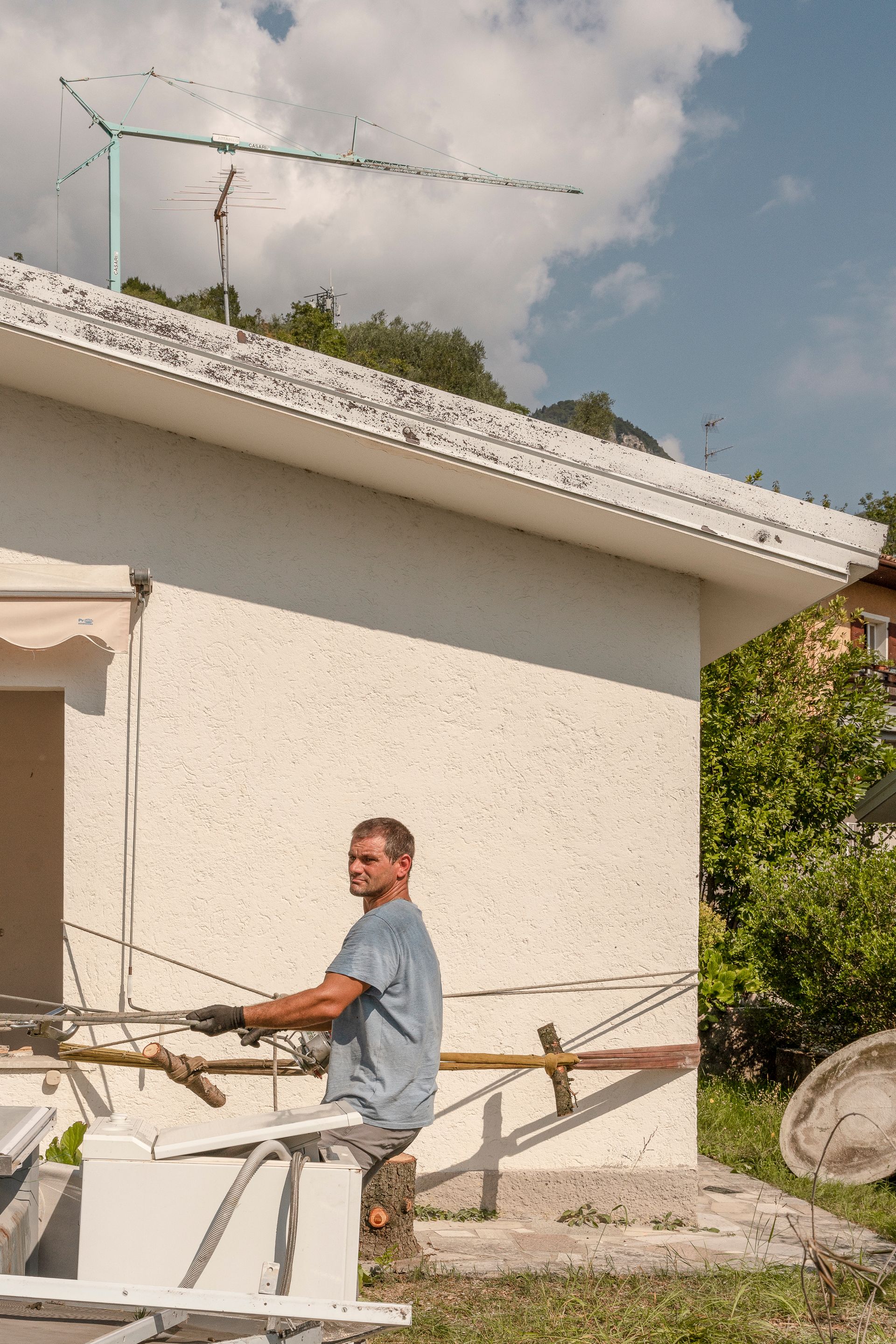 Reportage by Luca Argenton construction site strip out, tree cutting Lake Garda, Brescia, Bergamo, Milan. Officina Magisafi architecture design - photo 6