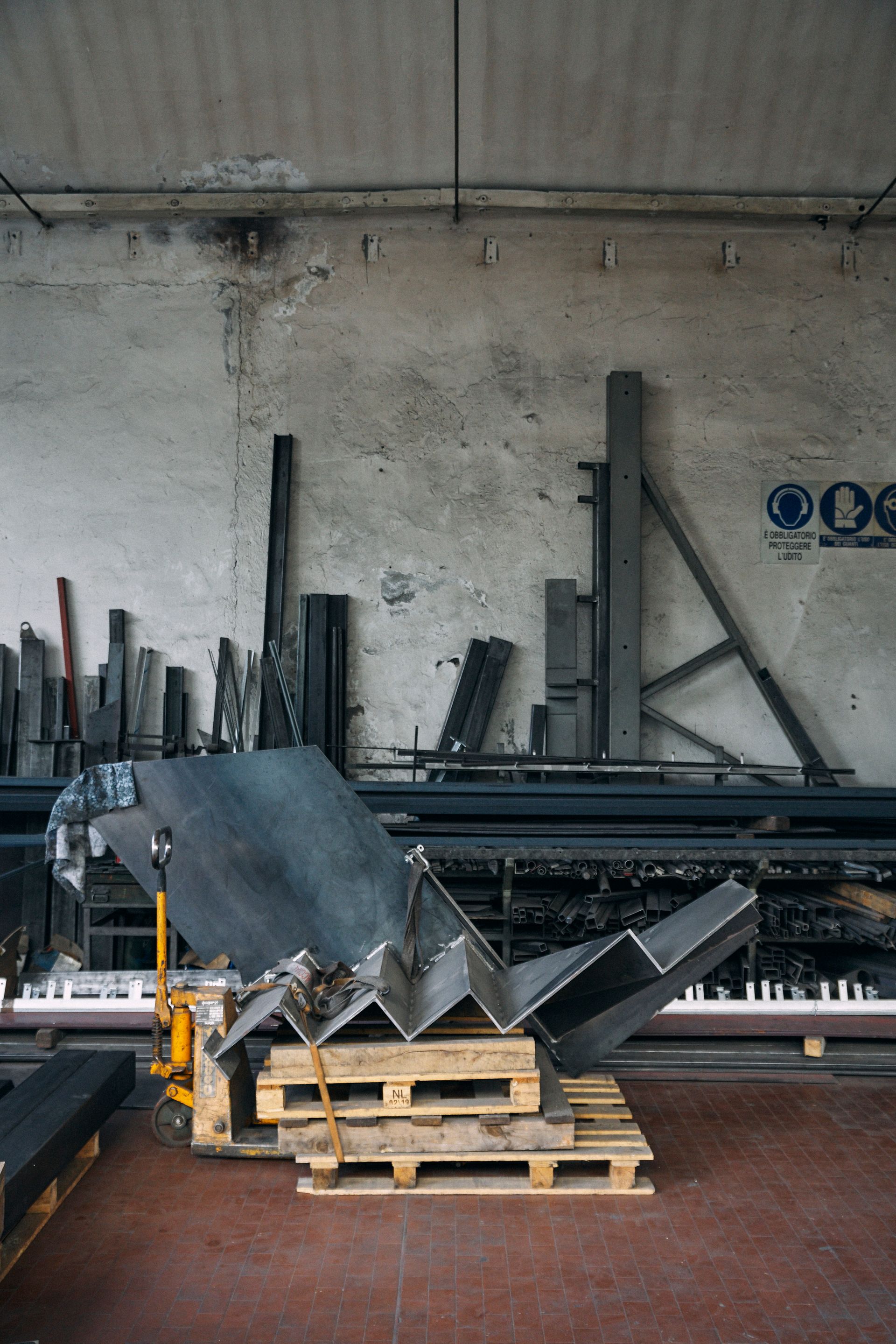 officina magisafi blacksmith working iron metal steel structure custom carpentry